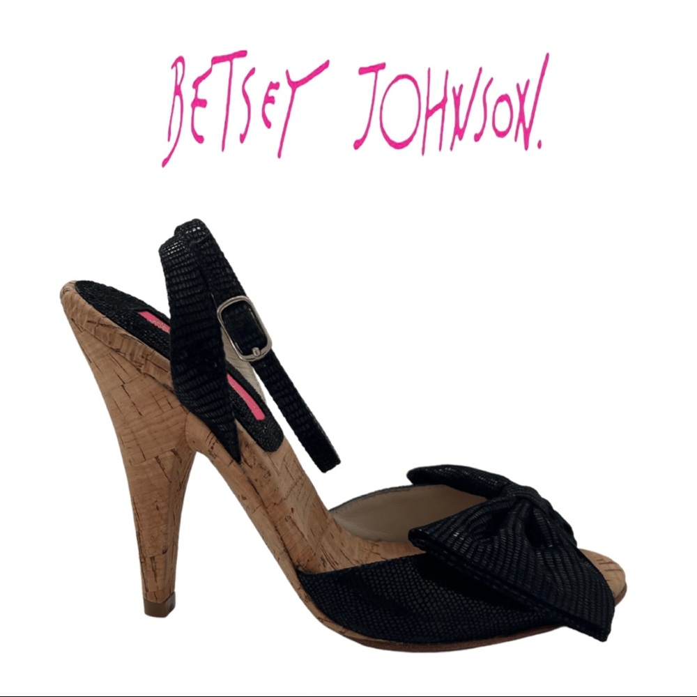 Betsey Johnson Bow Sandal Size 5.5 Petite
